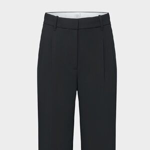 Aritzia Black Effortless Pant Crepette Size 2